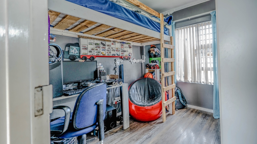 3 Bedroom Property for Sale in Zonnendal Western Cape